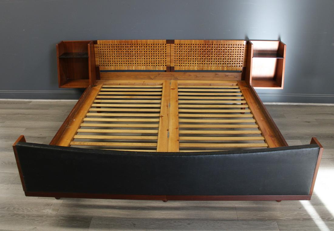 Midcentury Hans Wegner Day Bed (1 of 7)