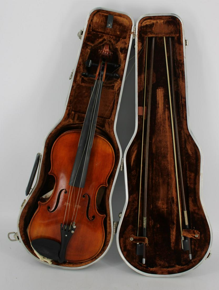 Wenzel Fuchs Violin ? And 2 Silver Wrapped Bows (1 of 15)