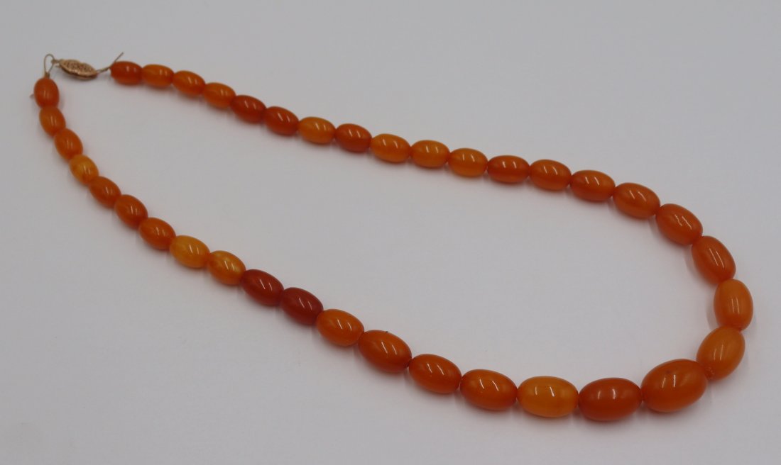JEWELRY. Graduated Amber Beaded Necklace. (1 of 7)
