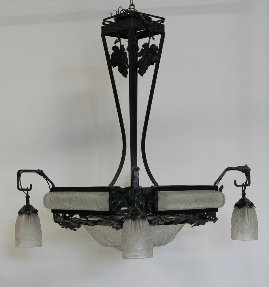 Large Art Deco Lalique Style Chandelier. (1 of 10)