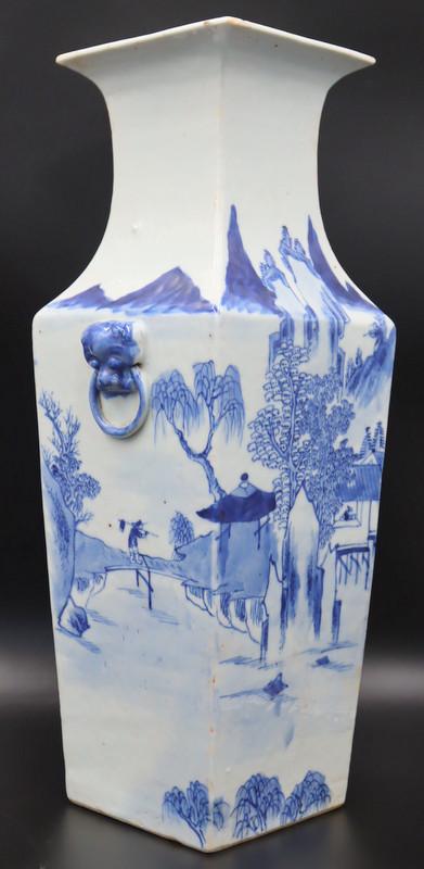 19th Century Chinese Blue and White Vase. (1 of 12)