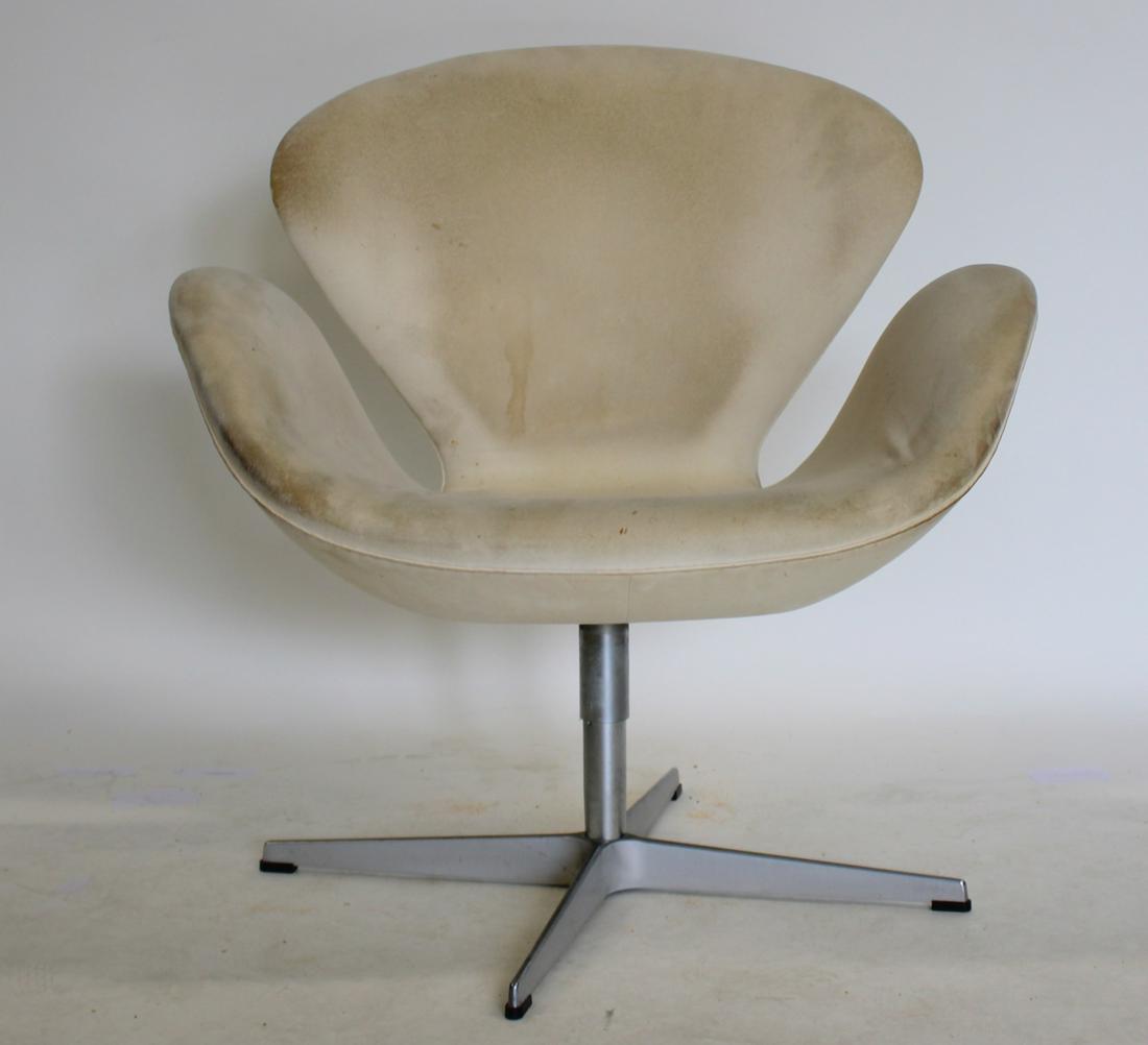 Fritz Hansen Upholstered Swan Chair.: Signed on base. From a Mamaroneck, NY estate. - Dimensions: 31" h x 29.25" x 26" d