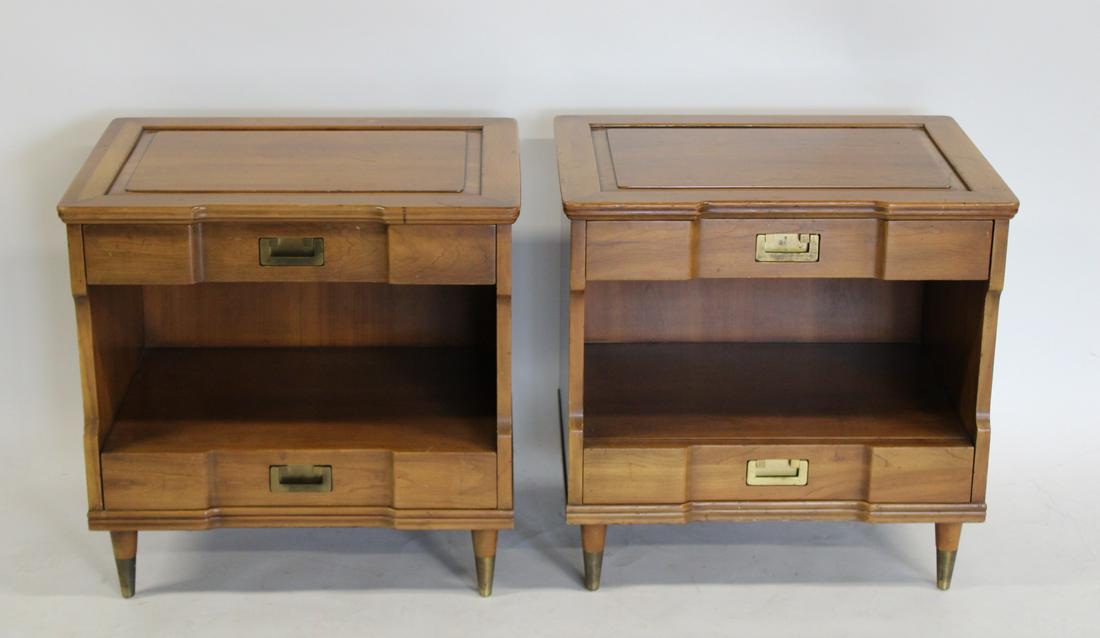 A Midcentury Pair Of John Widdicomb Night Stands. (1 of 11)