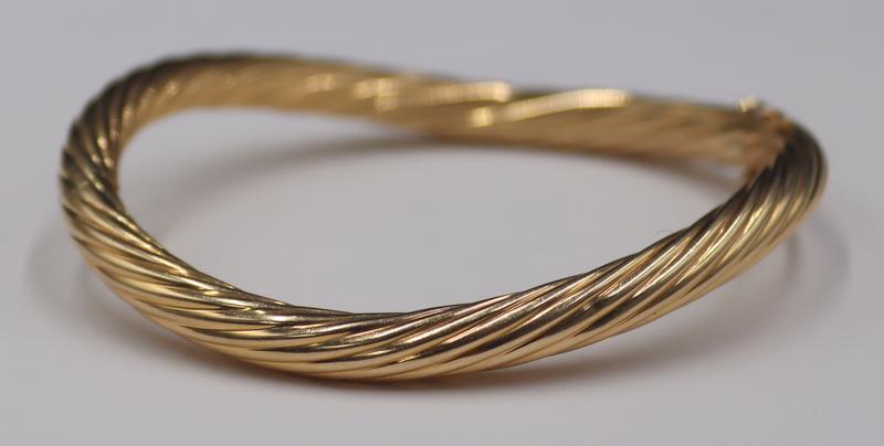 JEWELRY. Signed 14kt Gold Hinged Bracelet. (1 of 5)