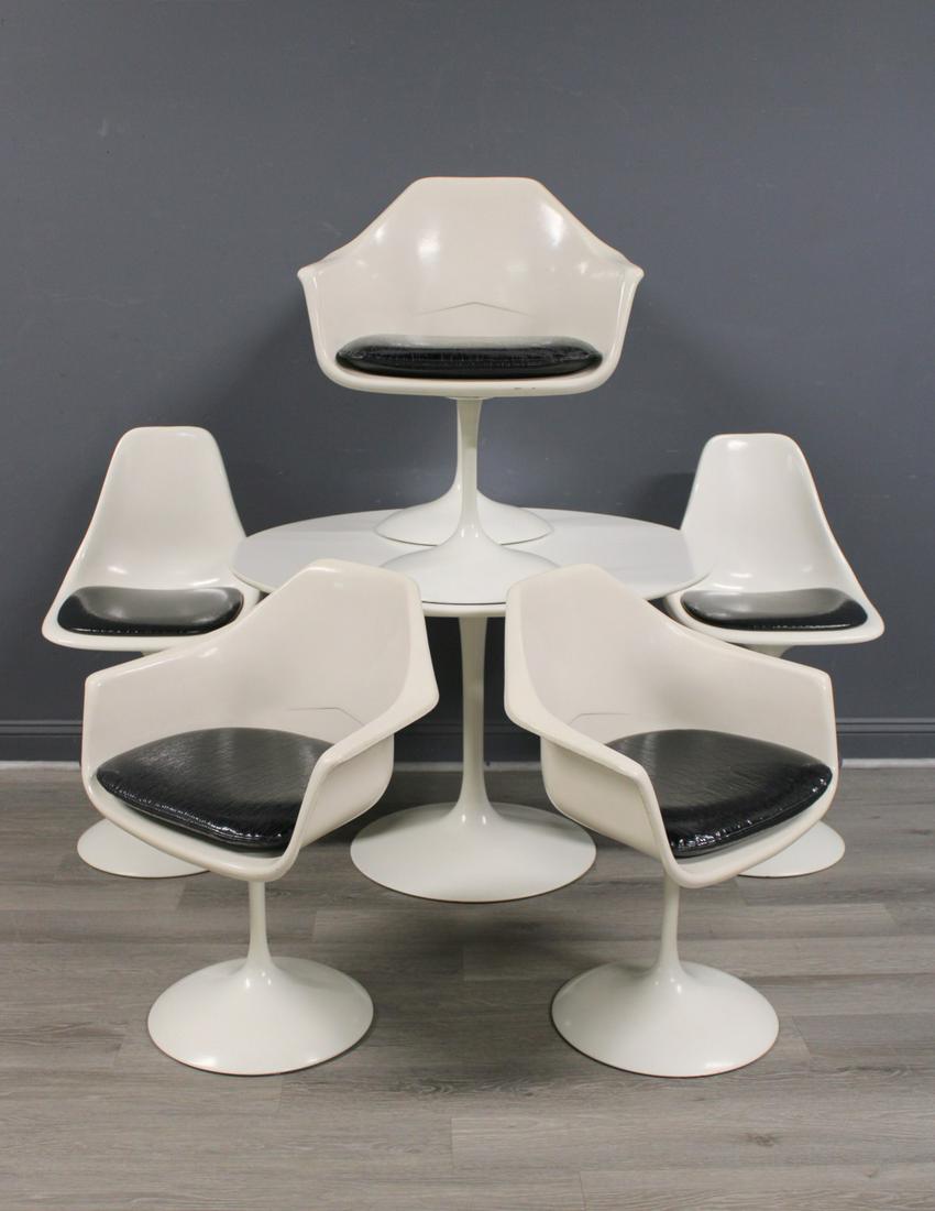 Midcentury Saarinen Style Tulip Table & 6 Chairs. (1 of 11)