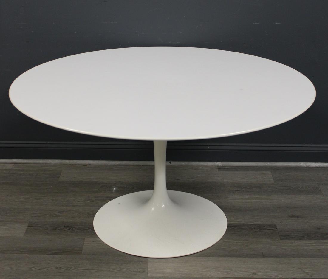 Knoll Signed Saarinen Tulip Dining Table. (1 of 7)