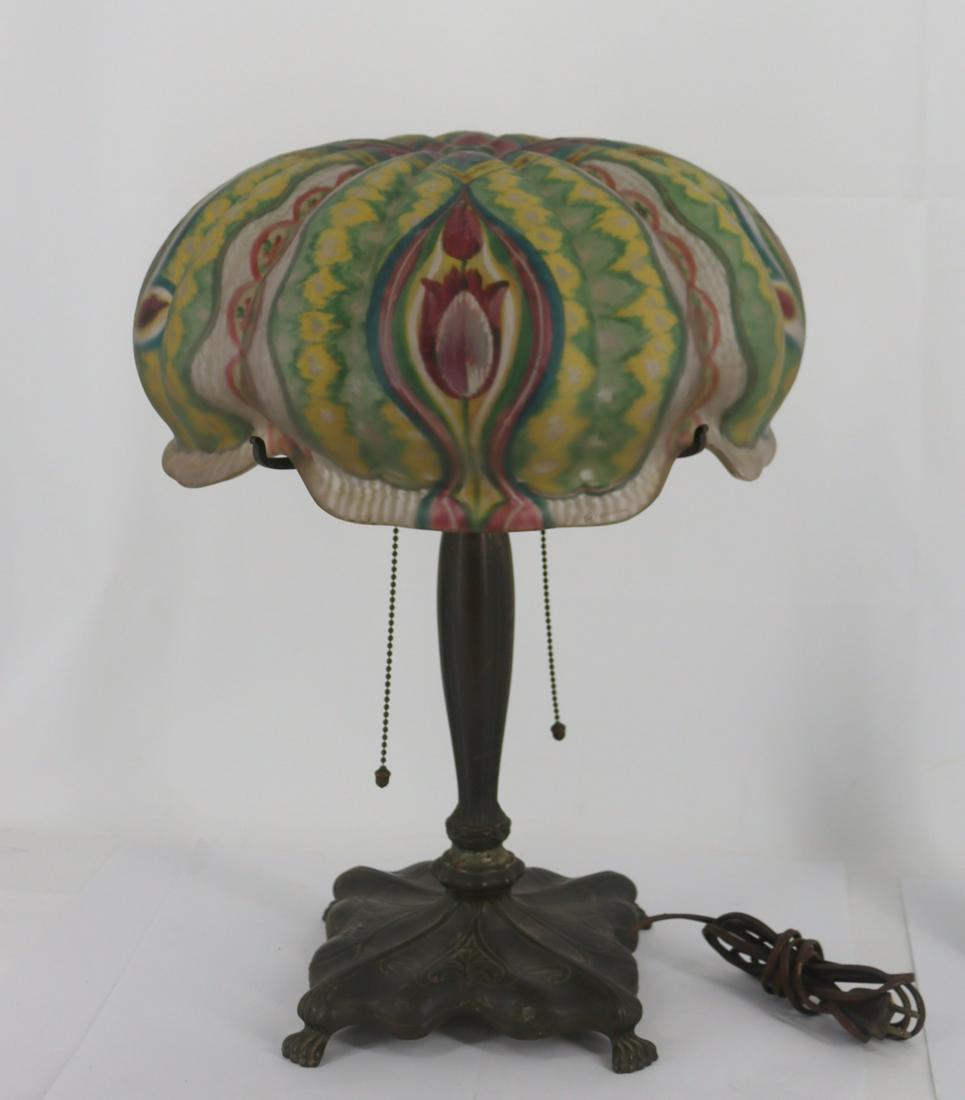 Pairpoint Puffy Table Lamp with Tulip Decoration. (1 of 11)