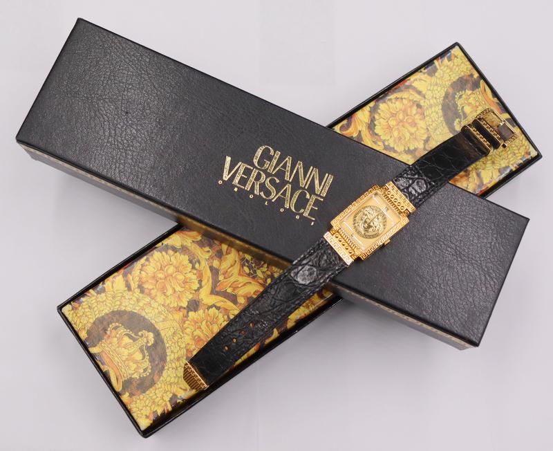 JEWELERY. Men's Vintage Gianni Versace Signature (1 of 19)