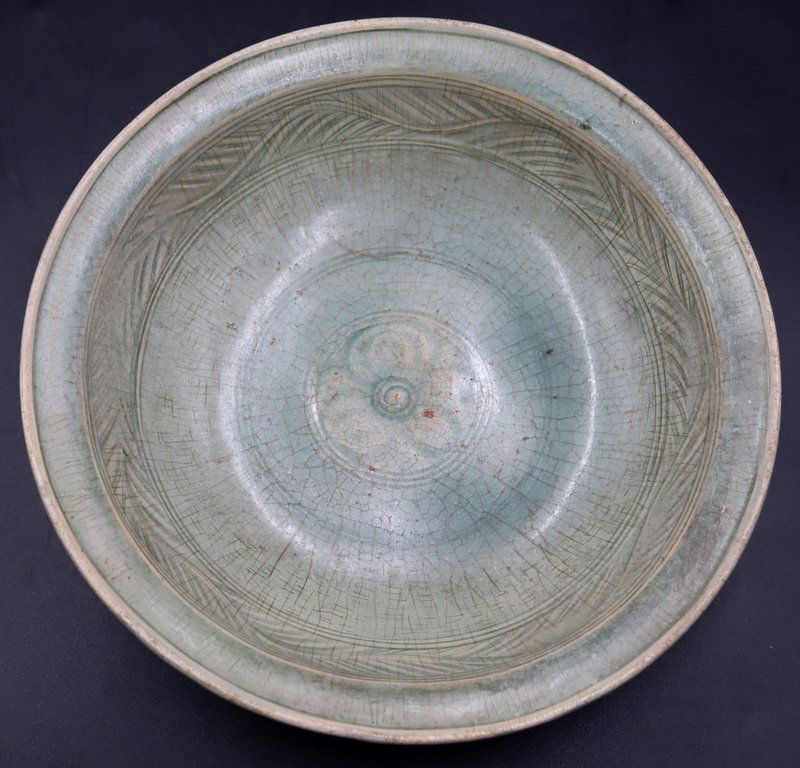 Antique Thai Glazed Stoneware Bowl. (1 of 10)
