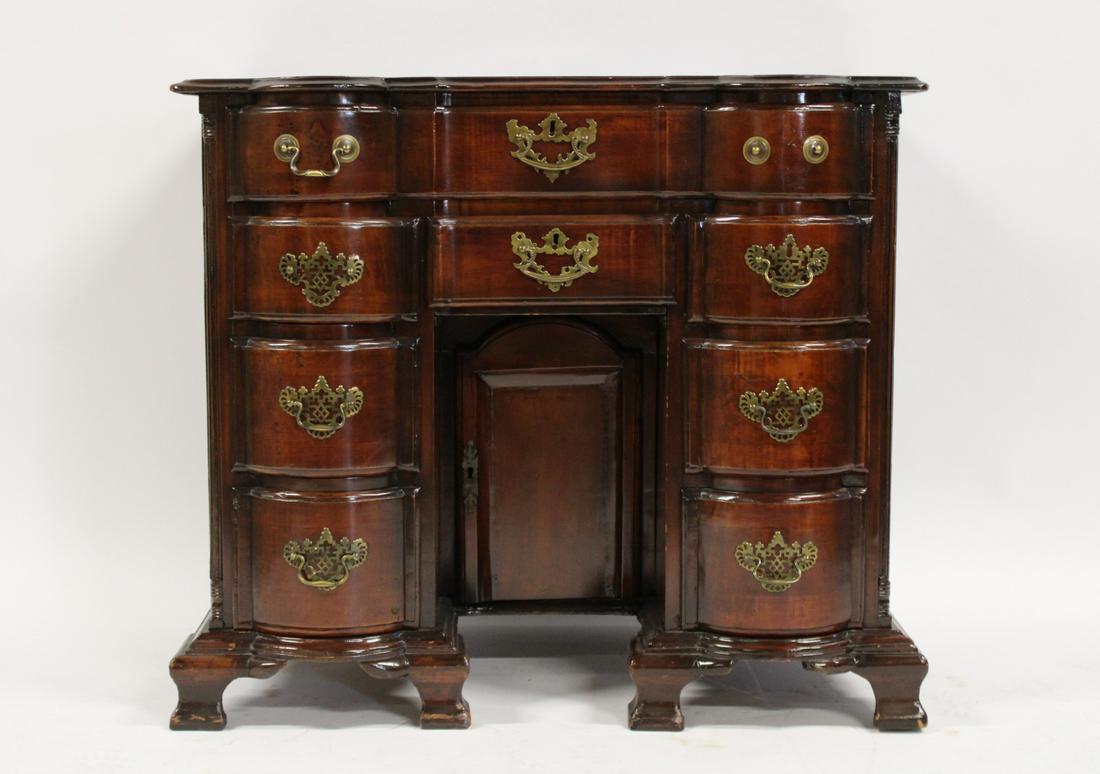 George III Mahogany Kneehole Desk. (1 of 11)