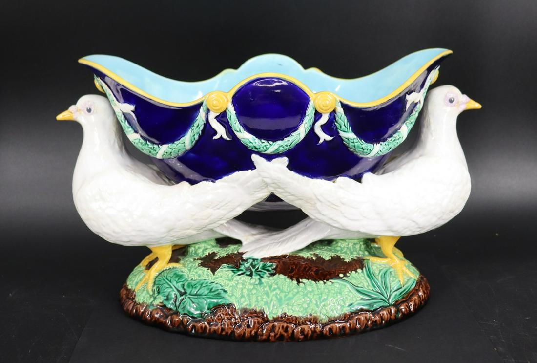 GEORGE JONES Majolica Doves Center Bowl. (1 of 11)