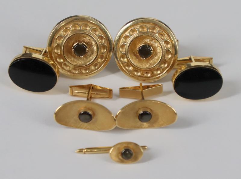 JEWELRY. (3) Pair of 14kt Gold Cufflinks. (1 of 19)