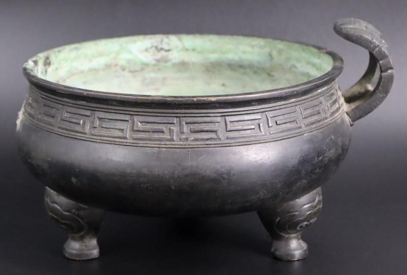 Chinese Xuande Bronze Tripod Censer. (1 of 12)