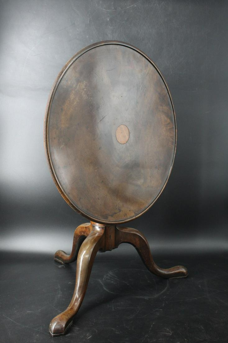 Small Antique Tilt Top Table. (1 of 7)