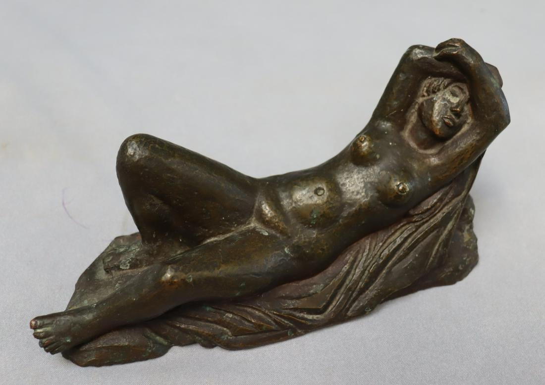Wilhelm Hunt Diederich (American, 1884-1953) Atrib: Bronze sculpture of a reclining nude . Aparantly unsigned . From a Westchester NY estate . - Dimensions: 5" x 9.5"