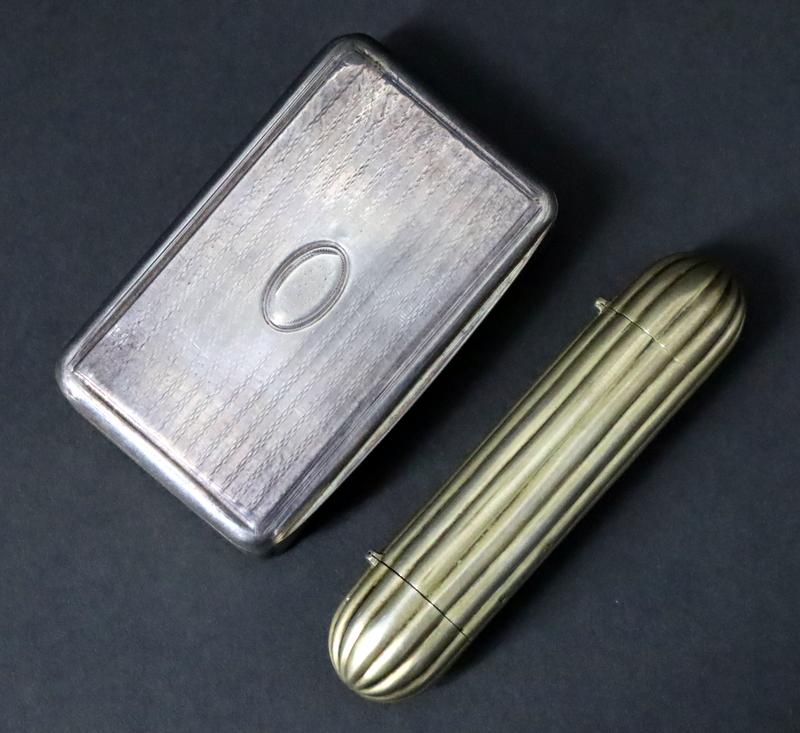 SILVER. English Silver Vinaigrette and Snuff Box. (1 of 14)