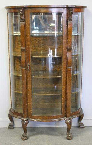 258: Curved Glass Oak China Cabinet With Lions Heads - 258: Curved Glass Oak China Cabinet With Lions Heads