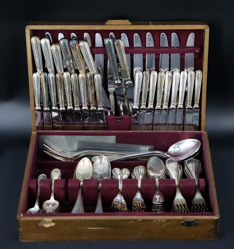 SILVERPLATE. Christofle Albi Silverplated Flatware (1 of 13)