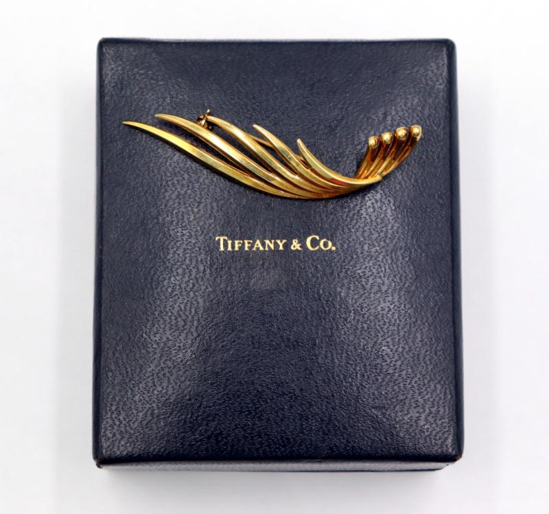 JEWELRY. Tiffany & Co. 14kt Gold Modernist Brooch. (1 of 7)