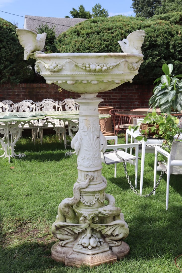 Antique & Finely Carved Marble Birdbath. (1 of 16)