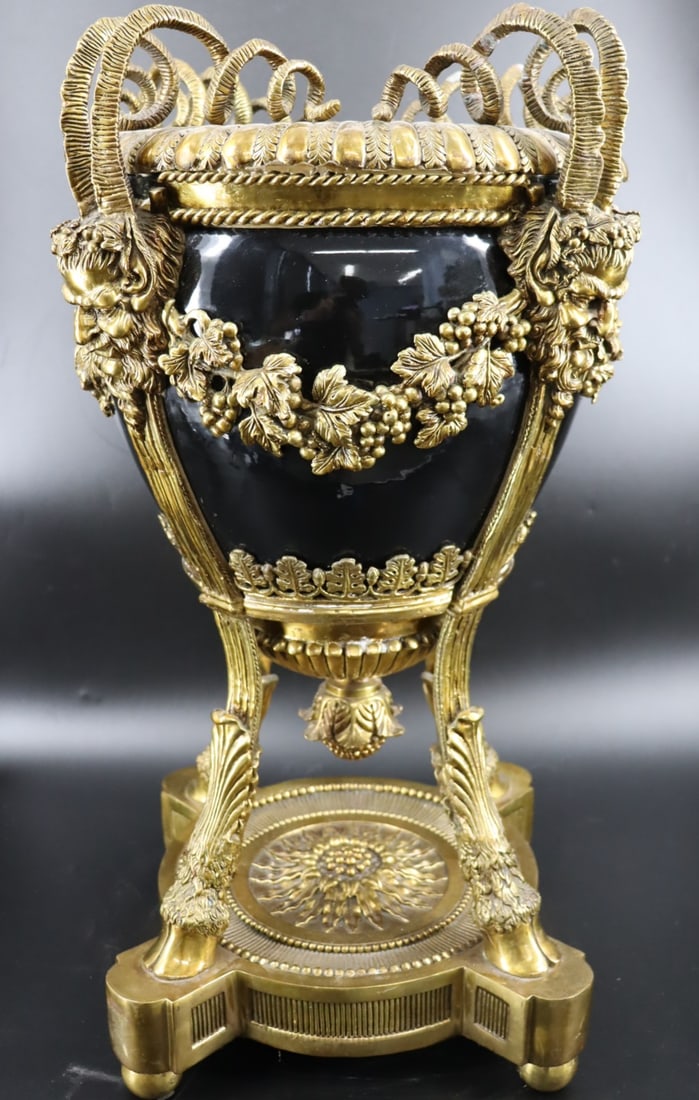 A  Large Vintage Bronze Urn / Planter (1 of 5)