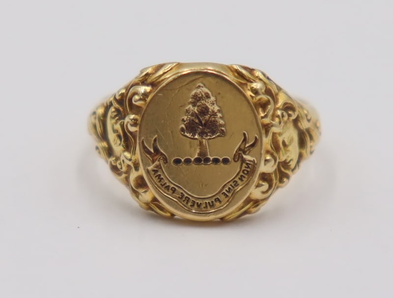 JEWELRY. 14kt Gold Signet Ring. (1 of 6)