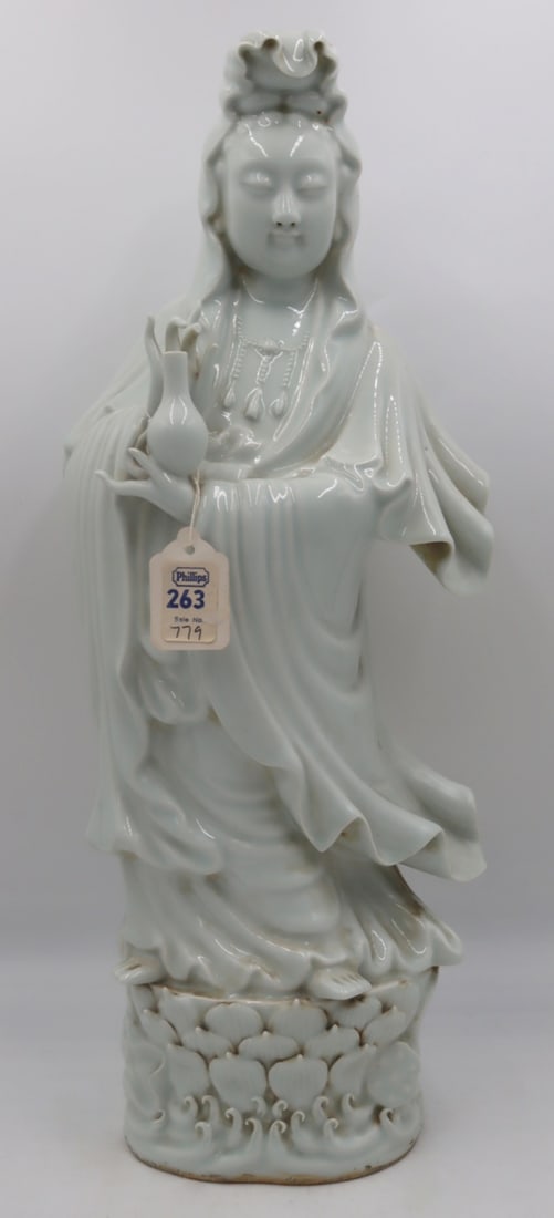 Ex-Philips' Signed Chinese Blanc de Chine Quanyin. (1 of 19)
