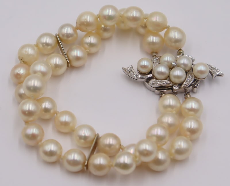 JEWELRY. 14kt Gold Pearl and Diamond Bracelet. (1 of 7)