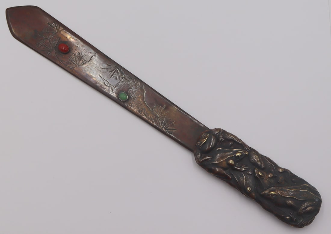 Japanese Meiji Bronze Page Turner with Frogs. (1 of 11)