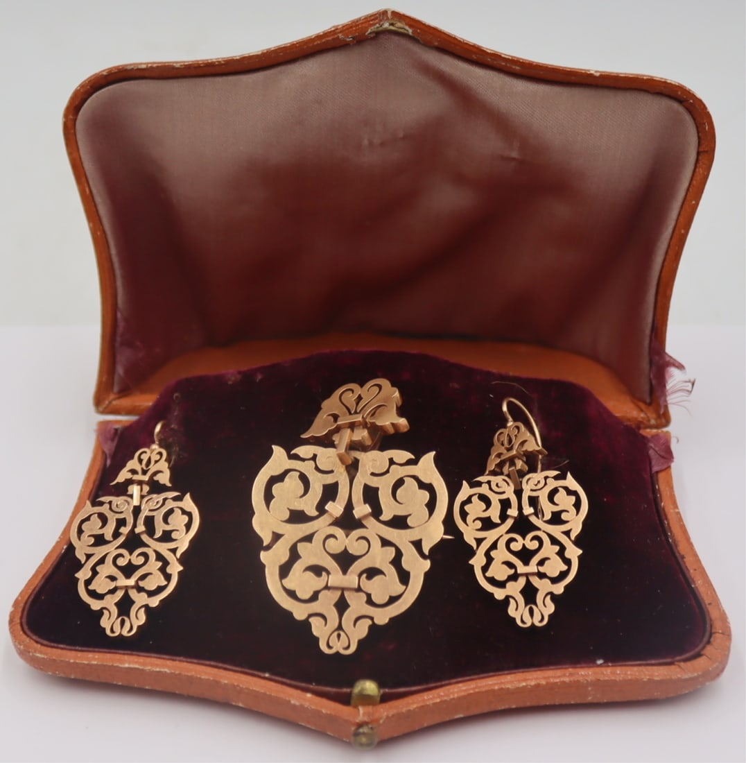JEWELRY. 3 Pc. Signed French 18kt Gold Suite. (1 of 16)