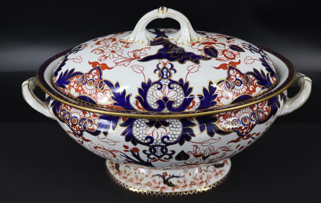 A Royal Crown Derby Tureen In the Kings Pattern (1 of 5)