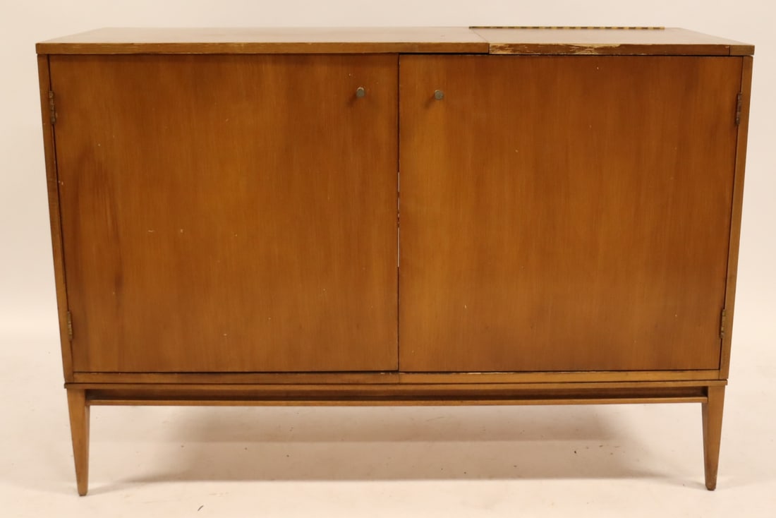 Midcentury Paul McCobb Entertainment Cabinet. (1 of 12)