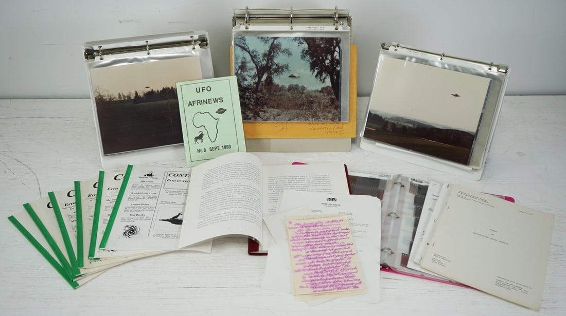UFO PHOTOGRAPHIC AND EPHEMERA COLLECTION. (1 of 16)