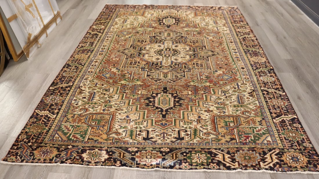 Vintage And Finely Hand Knotted Heriz (1 of 7)