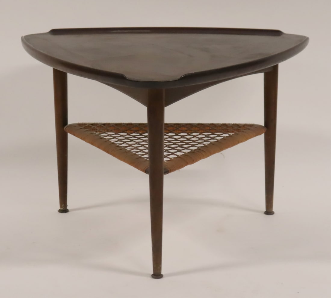 Midcentury Dish Top Table With Canning. (1 of 4)