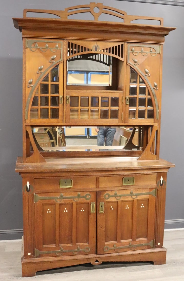 Fine English Arts And Crafts Step Back Cabinet. (1 of 13)