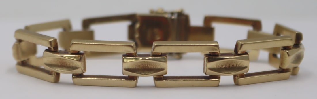 JEWELRY. Italian 14kt Gold Link Bracelet. (1 of 8)