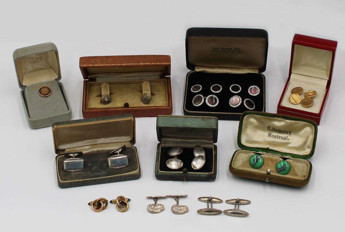 JEWELRY. Gold and Silver Men's Accessories. (1 of 17)