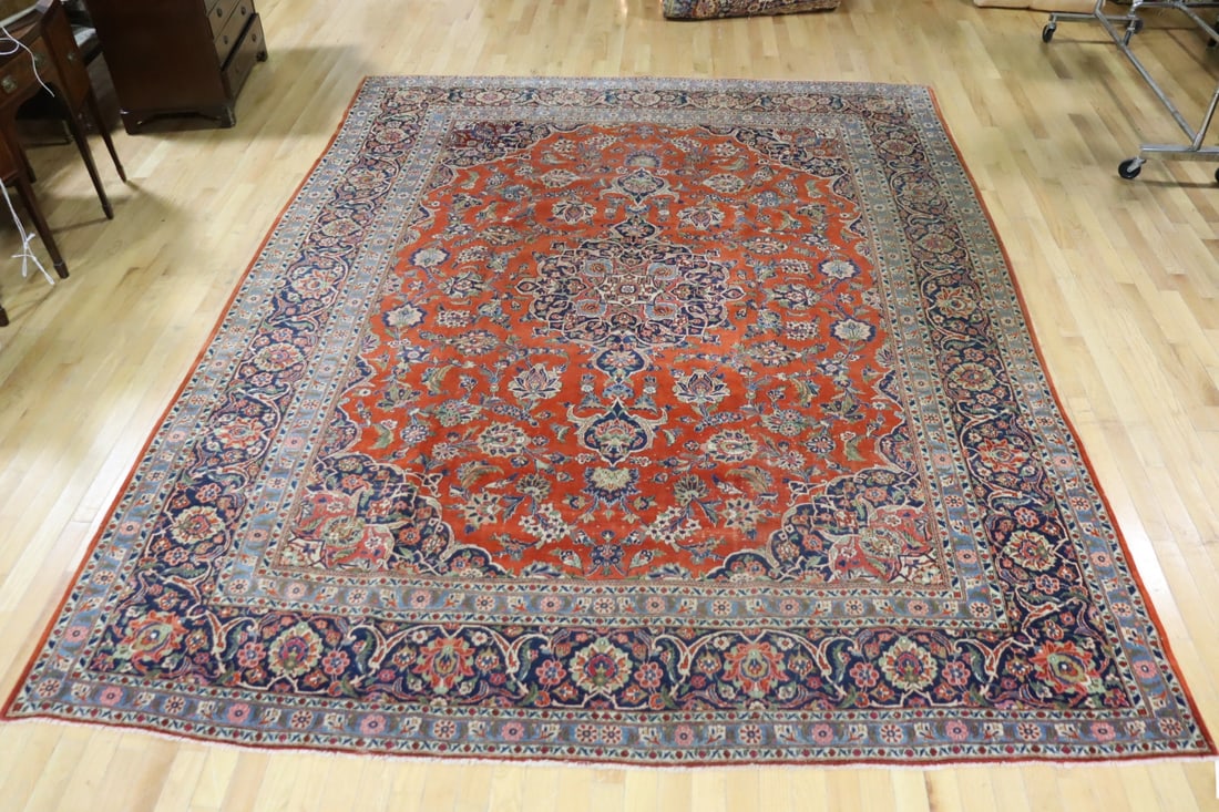 Vintage And Finely Hand Knotted Sarouk Style (1 of 9)