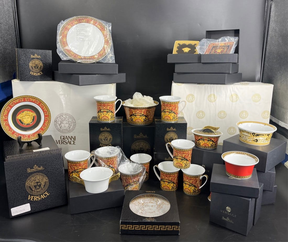 VERSACE "Medusa" Boxed Porcelain Part Service (1 of 16)