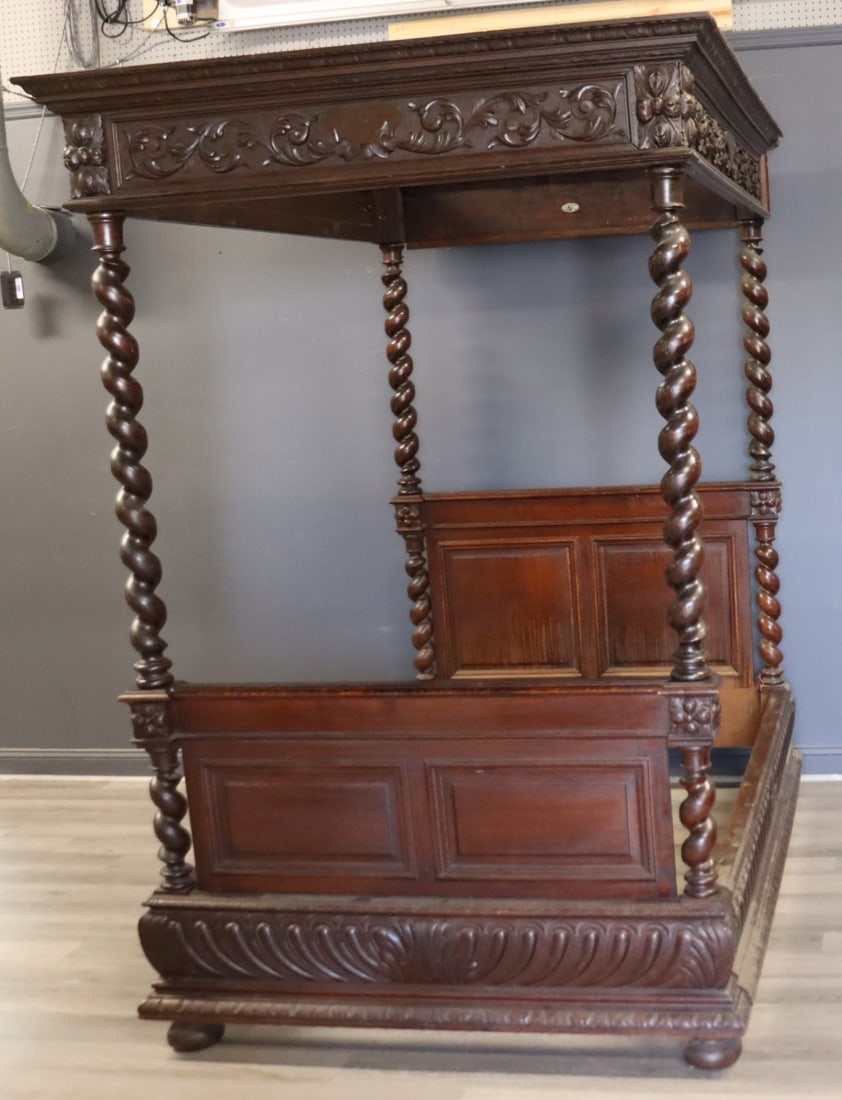 Antique Highly & Finely Carved Oak Tester Bed. (1 of 10)