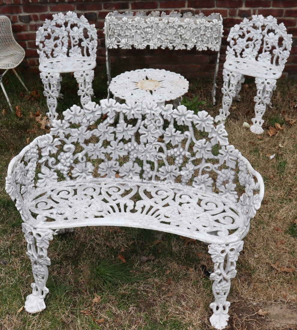 Antique Painted Cast Iron Patio Set. (1 of 7)