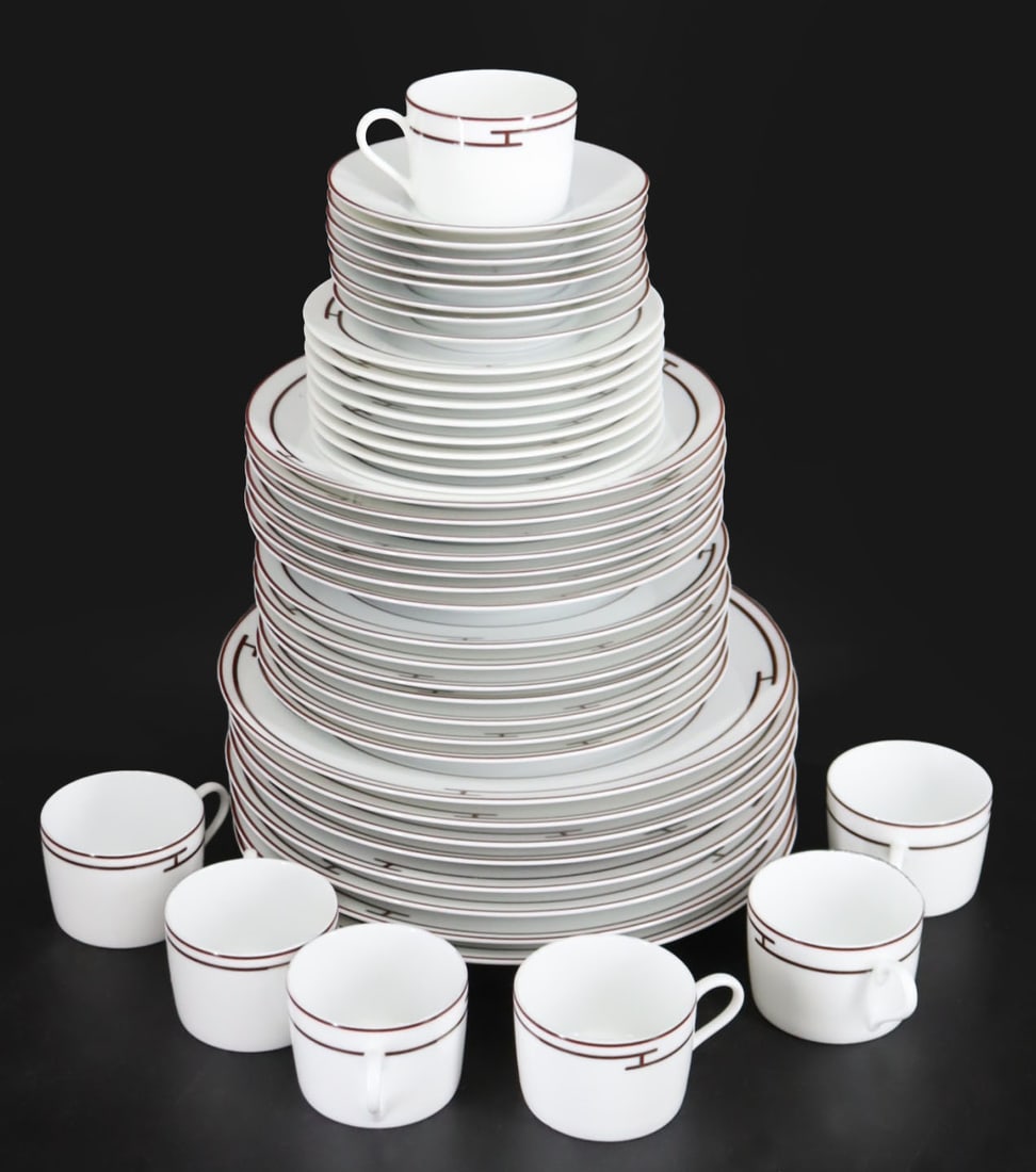 A Set of Hermes "Rythme" Red China (1 of 4)