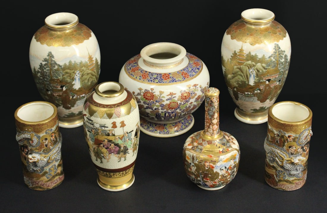 Assortment of Japanese Porcelain Vases. (1 of 17)