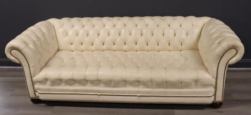 Vintage White Leather Chesterfield Sofa. (1 of 7)