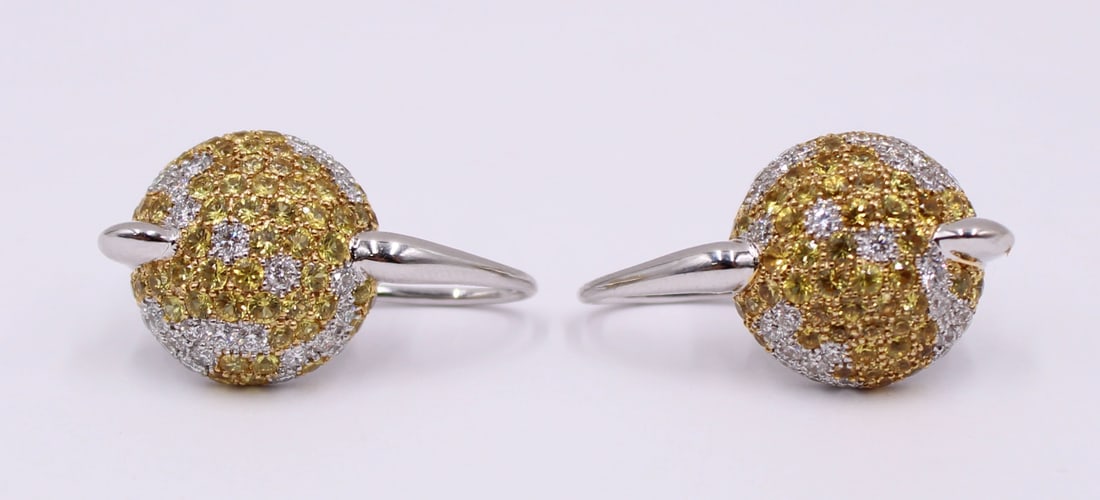 JEWELRY. Pair of 18kt Gold, Diamond and Sapphire (1 of 6)