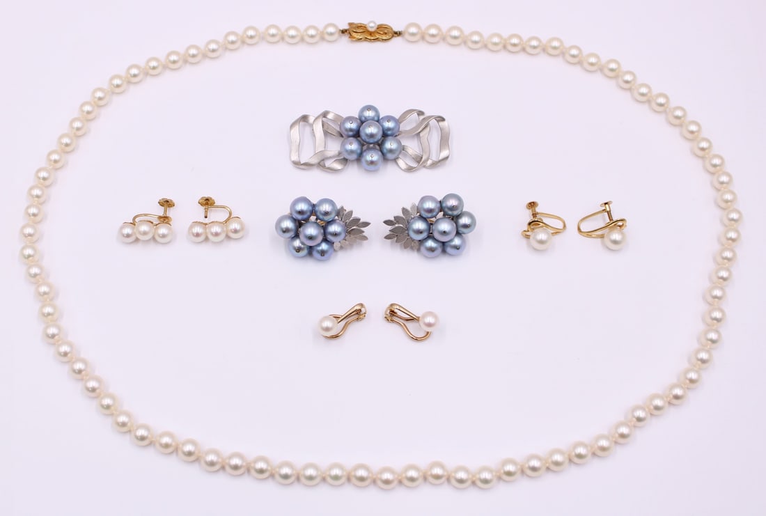 JEWELRY. Grouping of 18kt and 14kt Gold and Pearl (1 of 19)