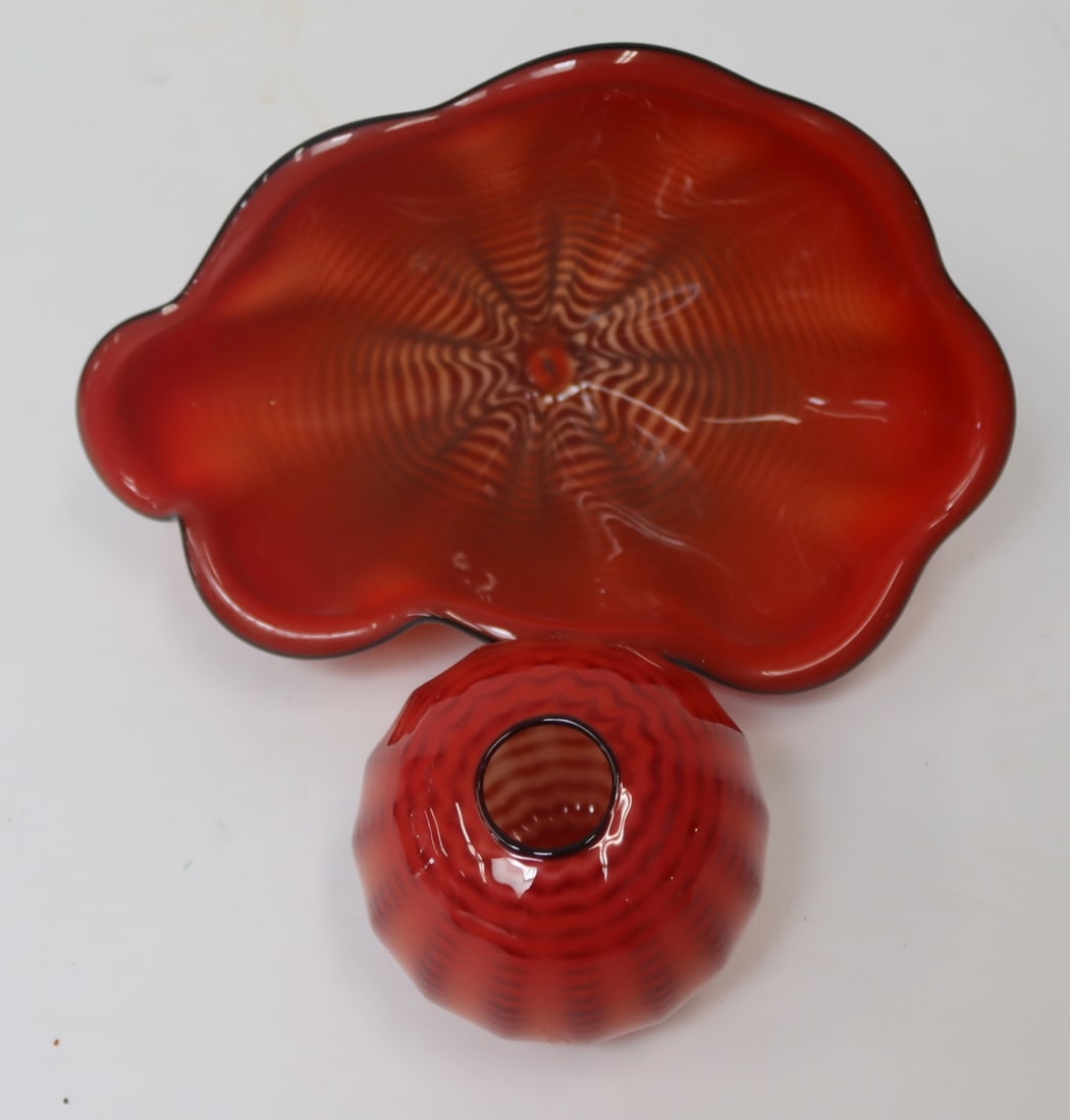 DALE CHIHULY (USA, Born 1941): Two piece "Red Seaform" set with ebony lip. The larger shell is 10" wide x 6" tall x 6" deep. The ball is 3.75" D, is signed, and is dated "98". From a New Rochelle, NY estate. - Dimensions: 10" x 6"