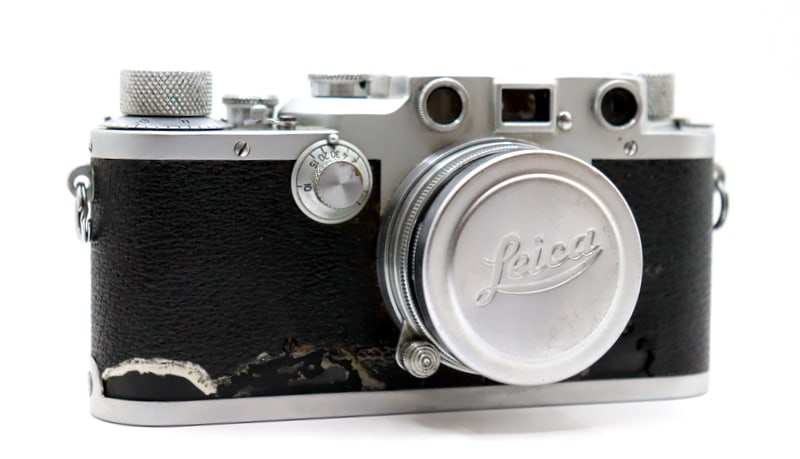 Leica IIIc Camera and A Summitar 50mm f/2 Lens (1 of 17)