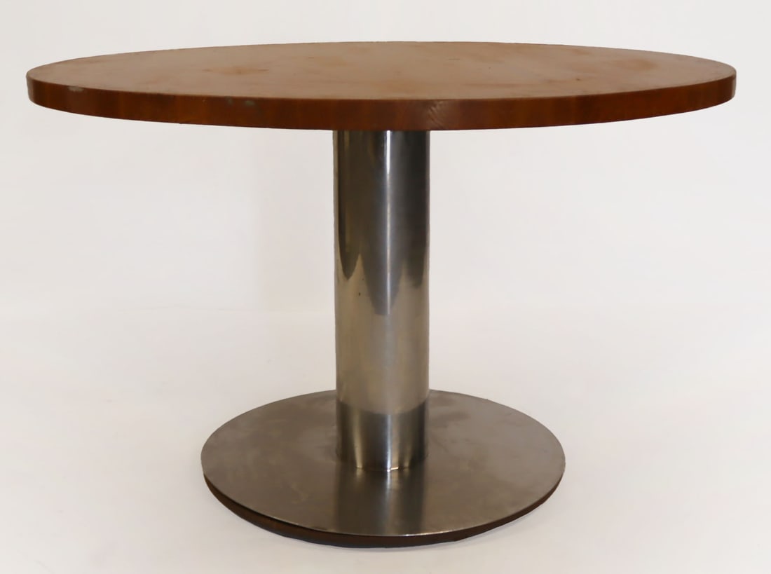 Midcentury Round Chrome Pedestal Table. (1 of 3)